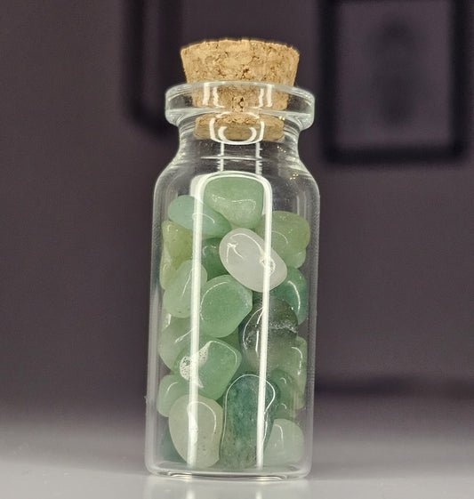 Aventurin im Spelljar - Aventurin Edelstein Chips im Glasfläschchen mit Korken - Mini Trommelsteine