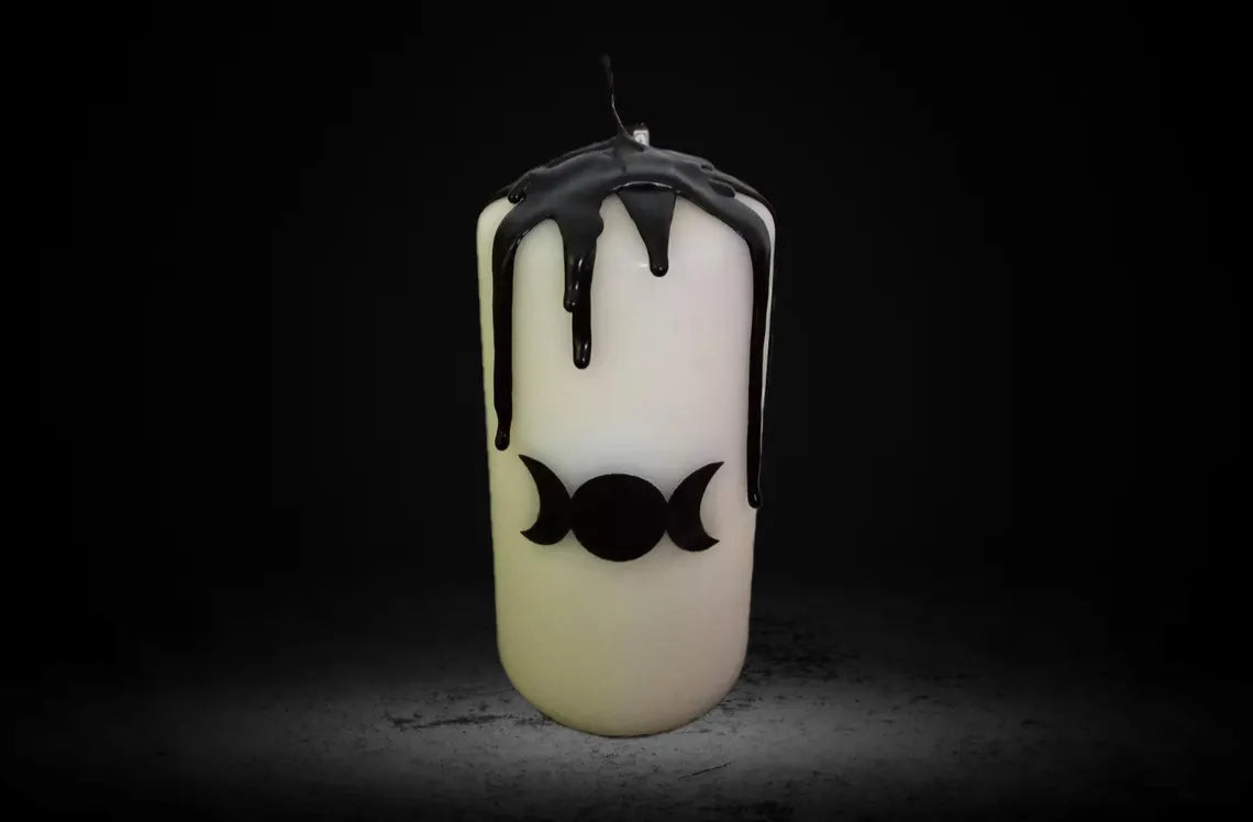 Dreifachmond Kerze | Witchy Moon Candle | Hekate Kerze | schwarz weiße Mondkerze | Stumpenkerze | Ritualkerze | Witchcraft