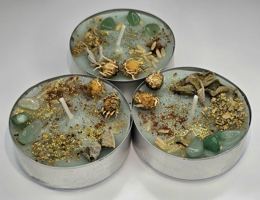 Geldflusskerze | Attract Money Edelstein Maxi-Teelicht | Geldritualkerze | Crystal Candle mit Aventurin, ätherischen Ölen und Kräutern | Money Ritual