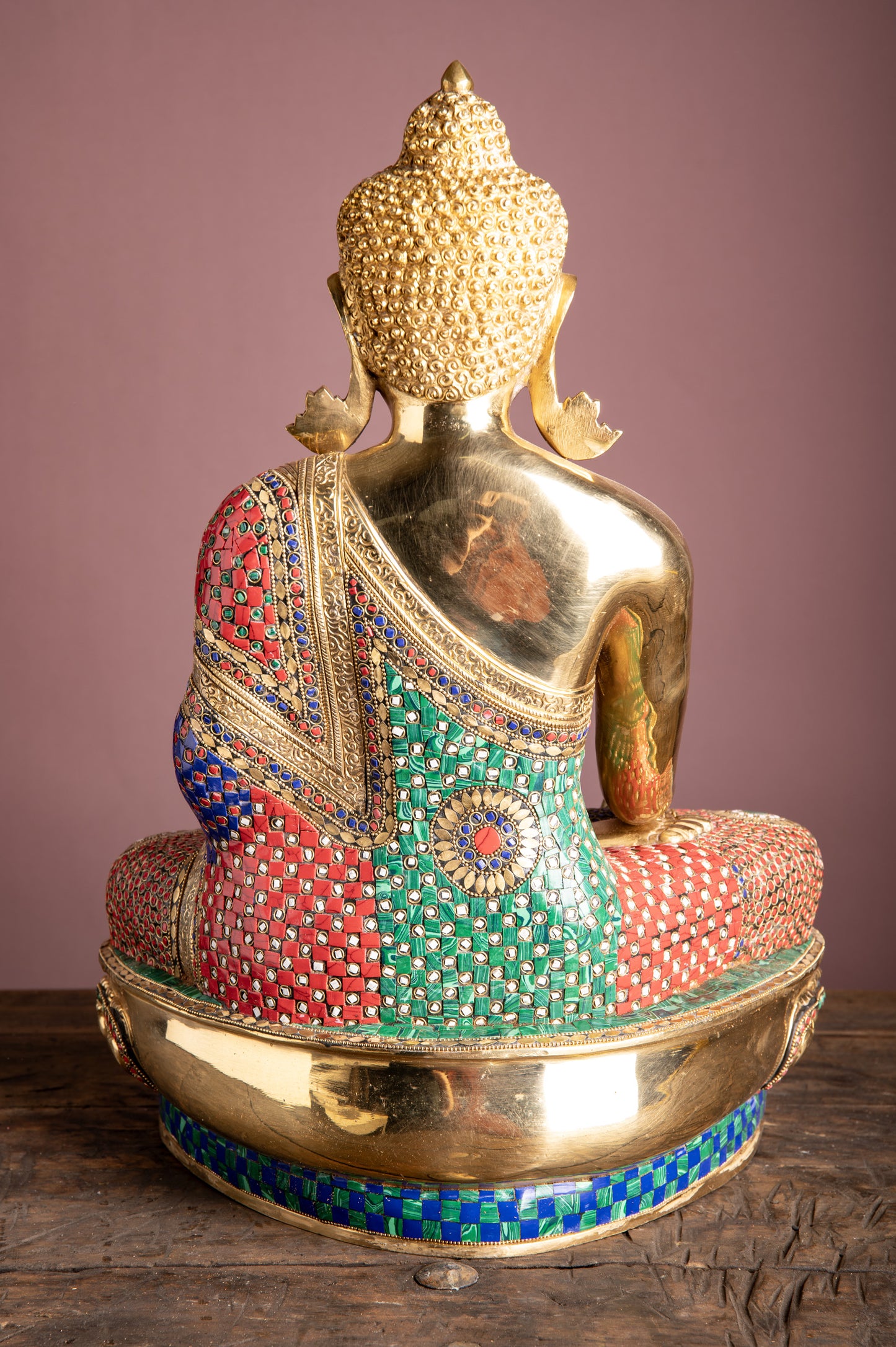 Großer Buddha Gold und Steinarbeit, aufwendige Messingverzierung