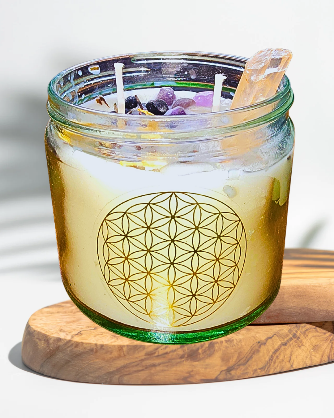 Große Manifestationskerze handgegossen Blume des Lebens – 2-Docht Sojawachs mit Bergkristallspitze, Aventurin, Turmalin & Kräutern | Frequenzanhebung & Bourbon Vanille